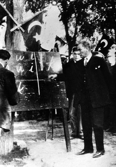 Kemal 1928 blackboard